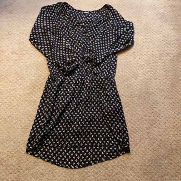 Express dress. Size S/P. Excellent condition. Black and white color. - Picture 1 of 12